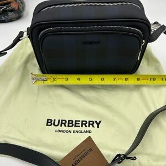 Men's Burberry, check messenger bag in navy blue. Adjustable shoulder strap. - Picture 8 of 16